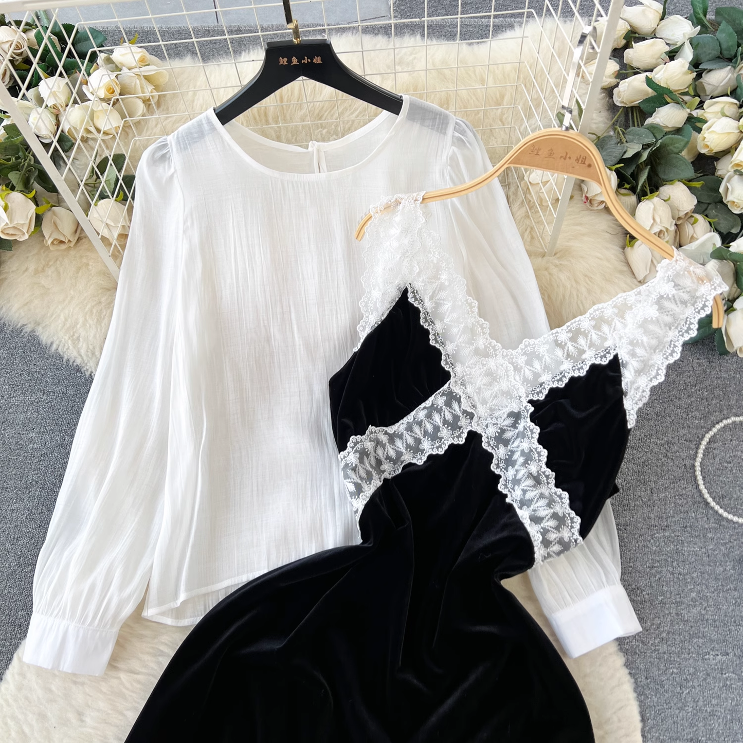 Herbst- und Winterkleid aus französischem Spitzensamt von 1879