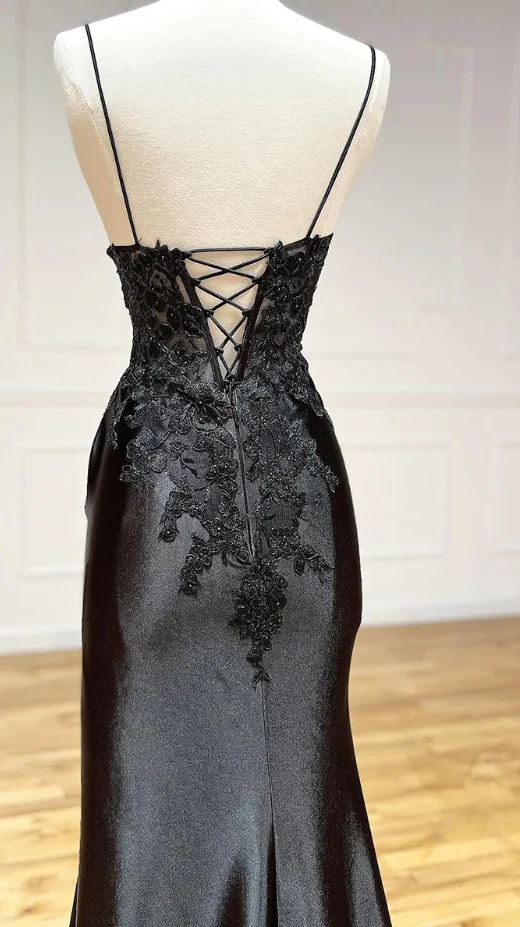 Robe de bal longue noire à bretelles spaghetti et col en V fendue 2102