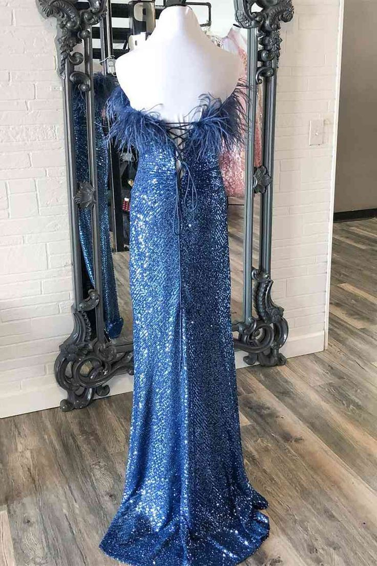 Trägerloses dunkelblaues langes Abendkleid mit Federn und Schlitz 2212