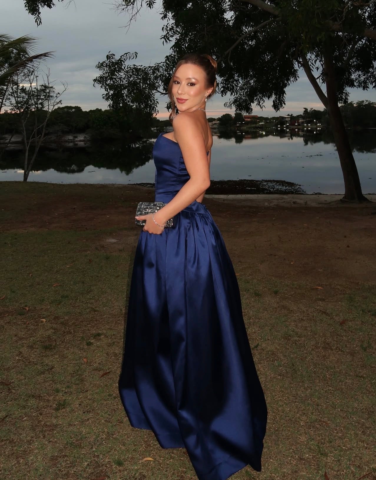 Trägerloses silbernes Vintage-Abendkleid, A-Linie, Geburtstagskleid J9370