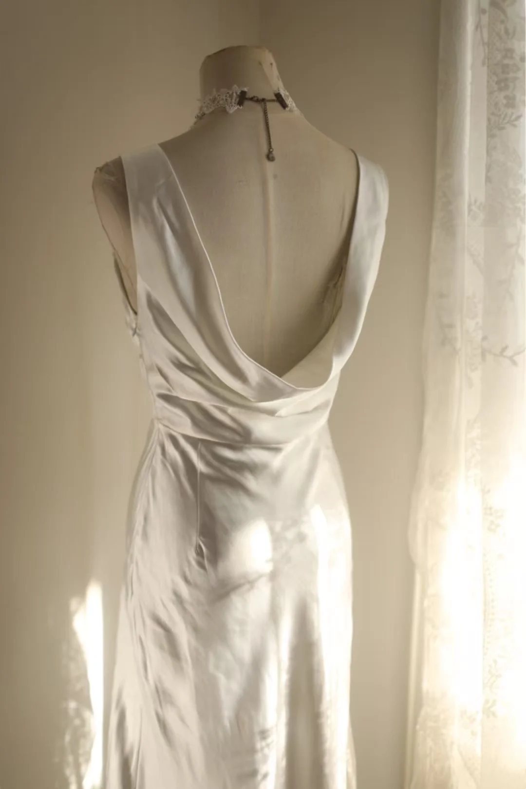 Robe de bal bustier violette en satin avec appliques, robe de soirée formelle J9413