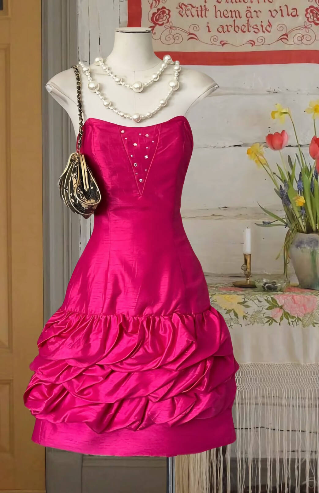 Robe de bal courte bustier trapèze rouge rose en satin, robe d'anniversaire J8404