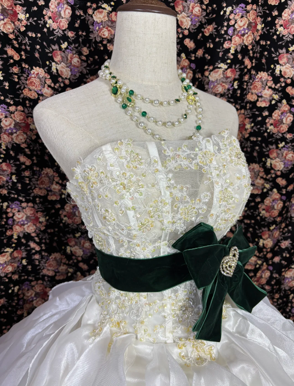 Robe de bal blanche à volants pour 16 ans, tenue d'anniversaire, J8626