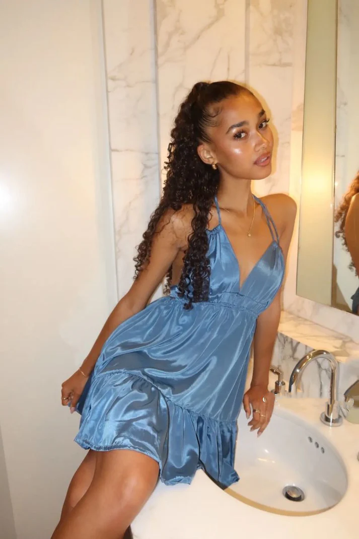 Robe de soirée trapèze bleue à bretelles spaghetti, robe d'anniversaire en satin J7500
