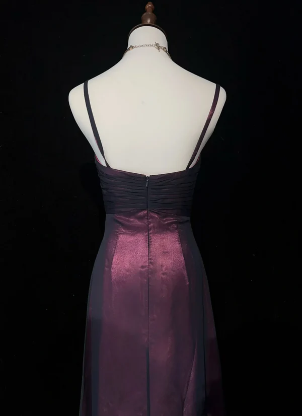 Robe de soirée longue coupe trapèze à bretelles spaghetti couleur raisin J7124