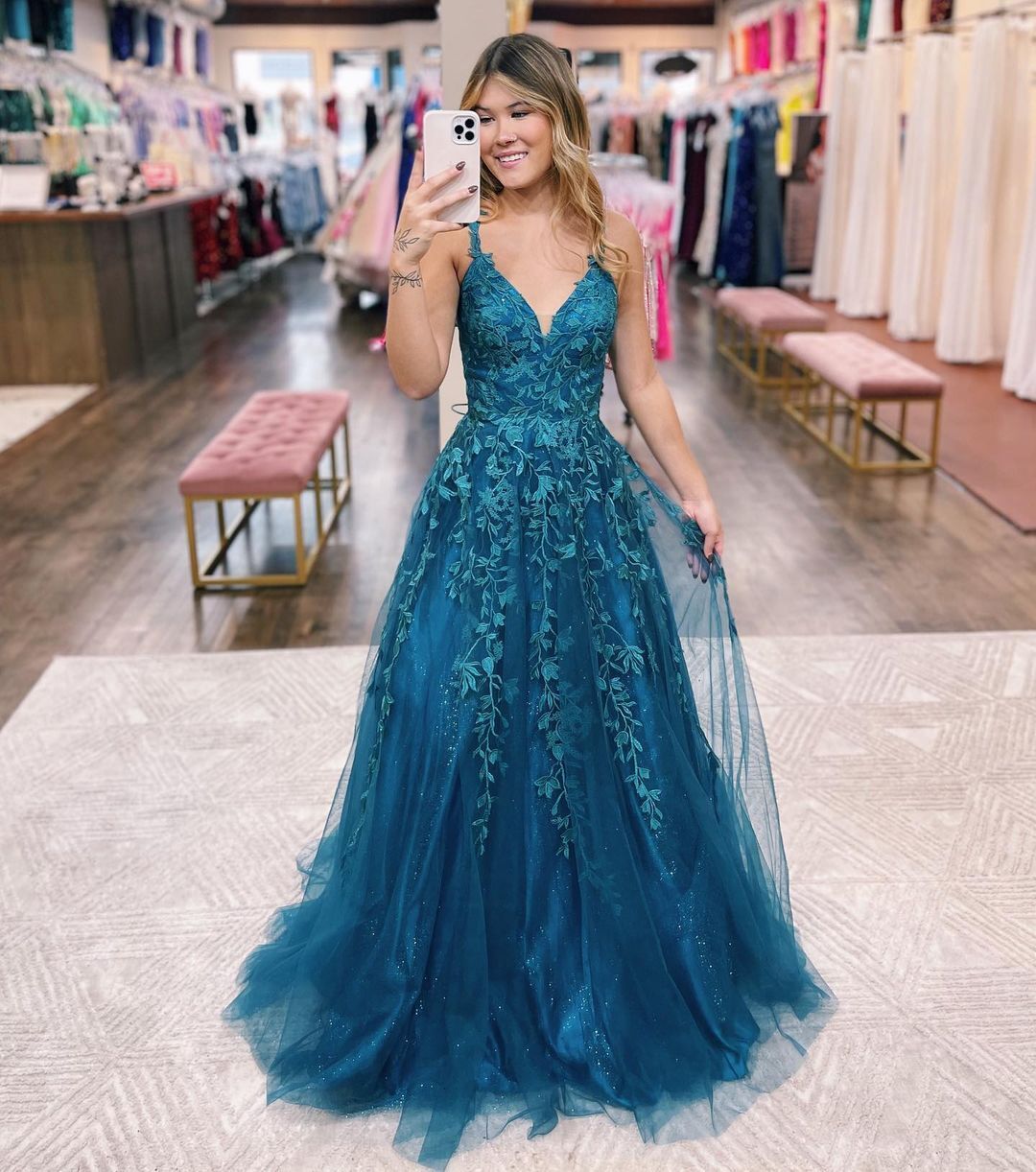 V-Ausschnitt Spitze A-Linie Langes Ballkleid Applikation Formelles Partykleid J3025