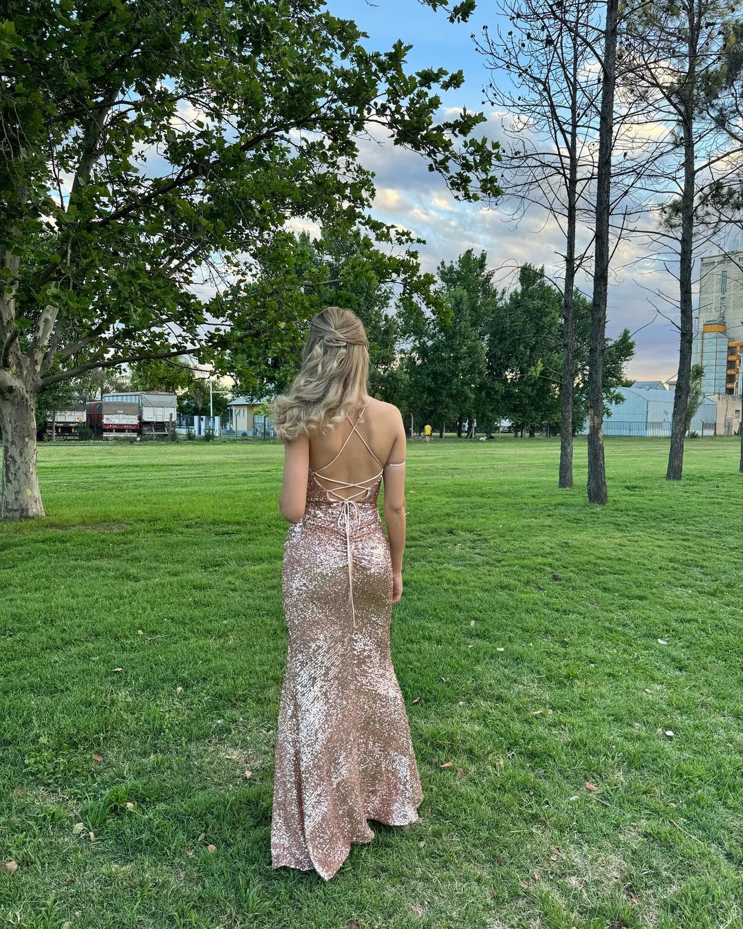 Champagne Sheath V Neck Sequin Long Prom Dress With Slit J3108