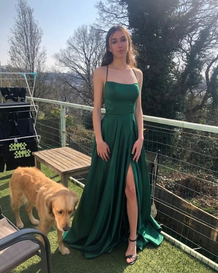 Robe de bal longue en satin vert coupe trapèze avec fente J3119