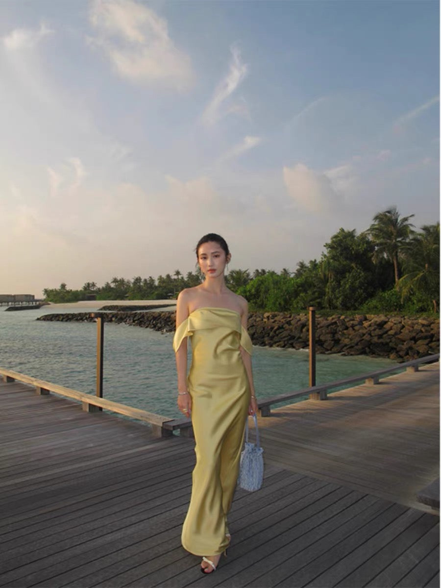 Robe de bal longue fourreau en satin jaune à épaules dénudées J3372