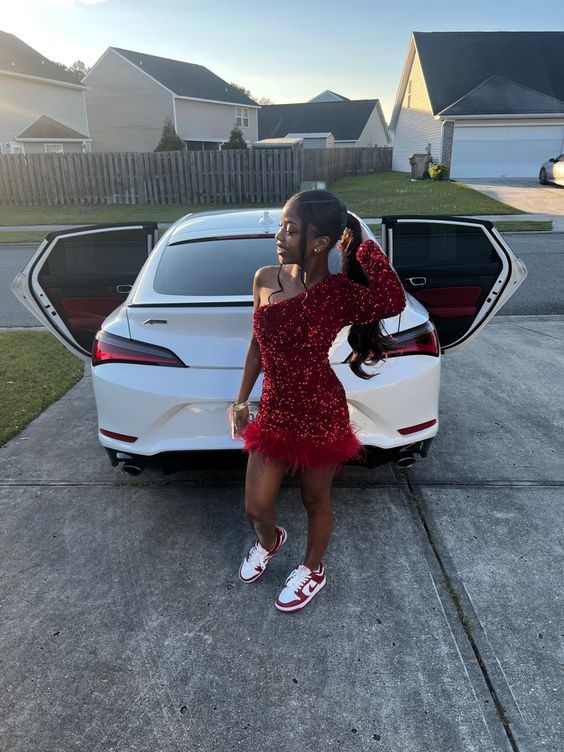 Robe fourreau asymétrique bordeaux à sequins, courte, tenue de soirée J3416