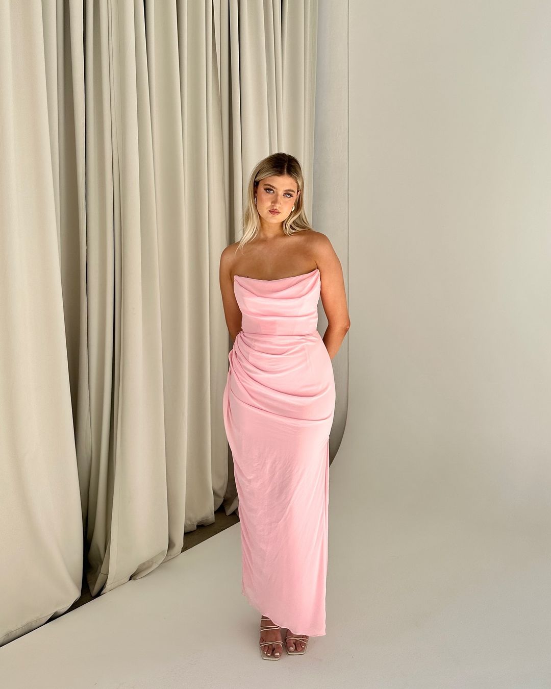 Robe de soirée longue rose bustier fourreau J3532