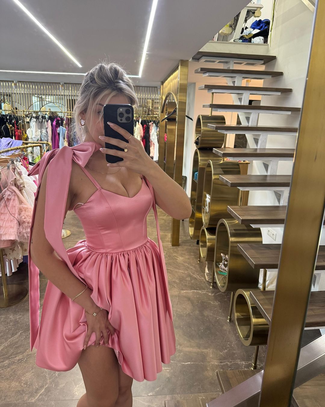 Robe de soirée courte rose coupe trapèze J3562