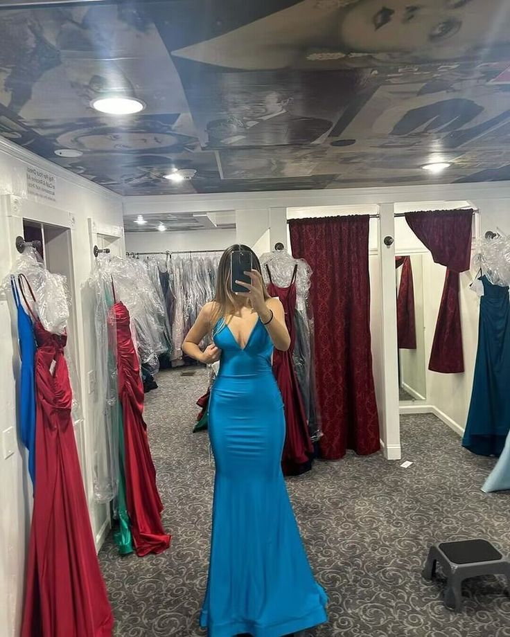 Robe de bal longue sirène bleue à col en V et robe de soirée formelle J3615