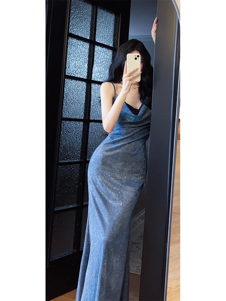 Robe de bal longue fourreau scintillante bleu marine à bretelles spaghetti J3670
