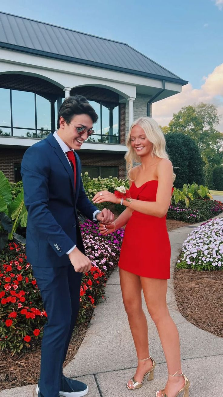 Rotes trägerloses Etuikleid für den Heimkehrabend, Geburtstagspartykleid J3689