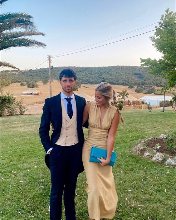 Robe de bal sirène sexy jaune à décolleté en V, robe d'invitée de mariage J3755
