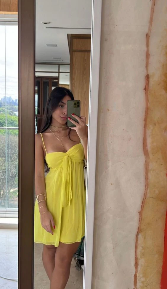 Gelbes kurzes Partykleid mit Spaghettiträgern J3851