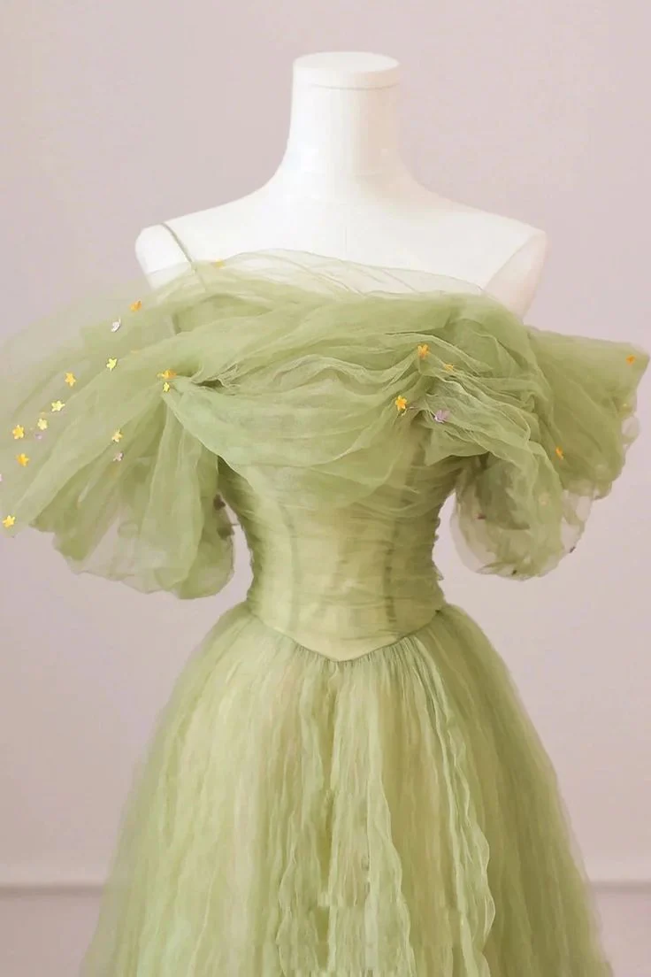 Robe de soirée longue en tulle vert à épaules dénudées J3813