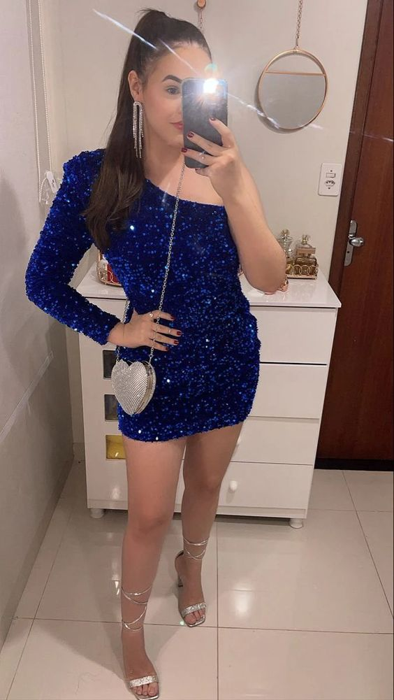 Robe fourreau courte à paillettes bleu roi J4234