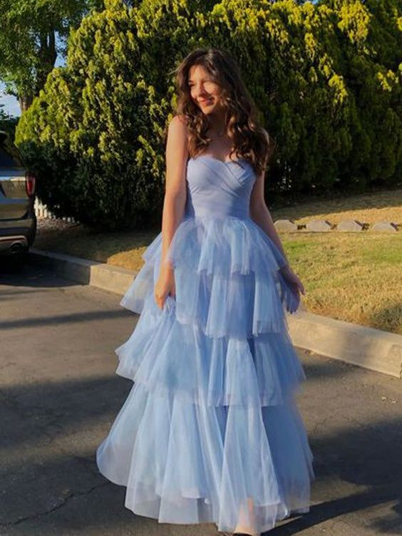 Robe de soirée longue bleue coupe trapèze décolleté en cœur J4263