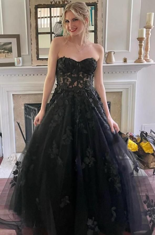 Robe de bal longue bustier en tulle noir et dentelle J4275
