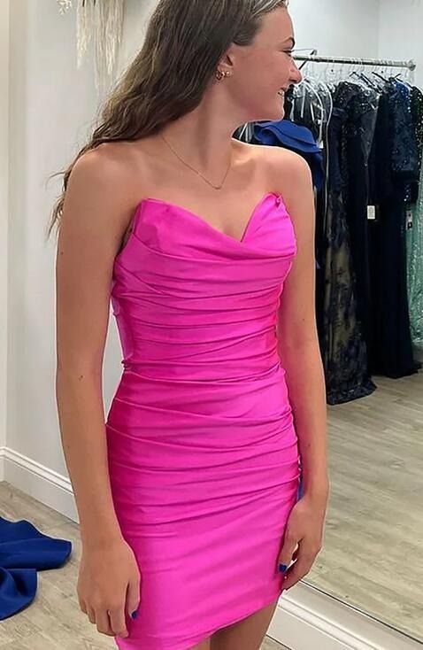 Robe de bal courte rose fourreau J4351