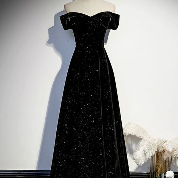 Robe de soirée longue en velours noir à épaules dénudées J4381