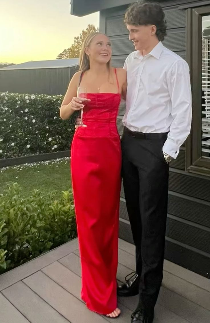 Robe fourreau longue rouge à bretelles spaghetti, robe de soirée formelle J4449