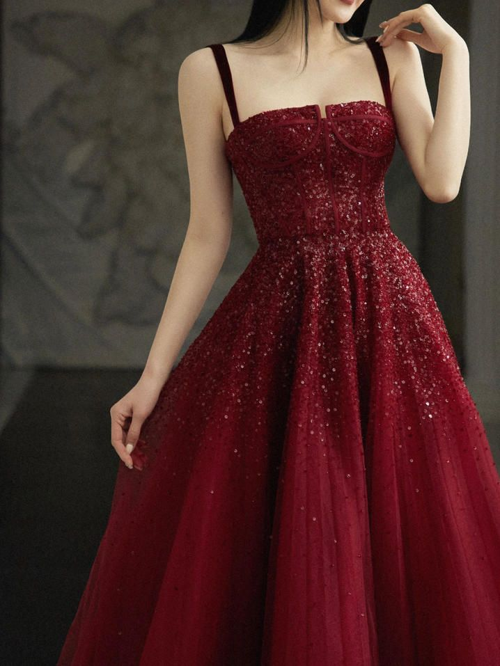 Robe de bal longue bordeaux coupe trapèze en tulle J4465