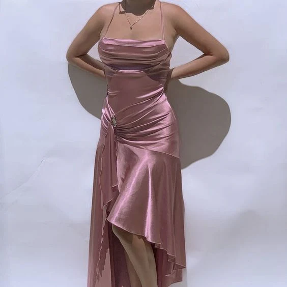 Robe de bal longue rose à volants en satin J4495