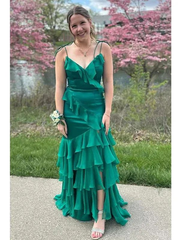 Robe de bal longue verte style sirène à col en V et volants J4619