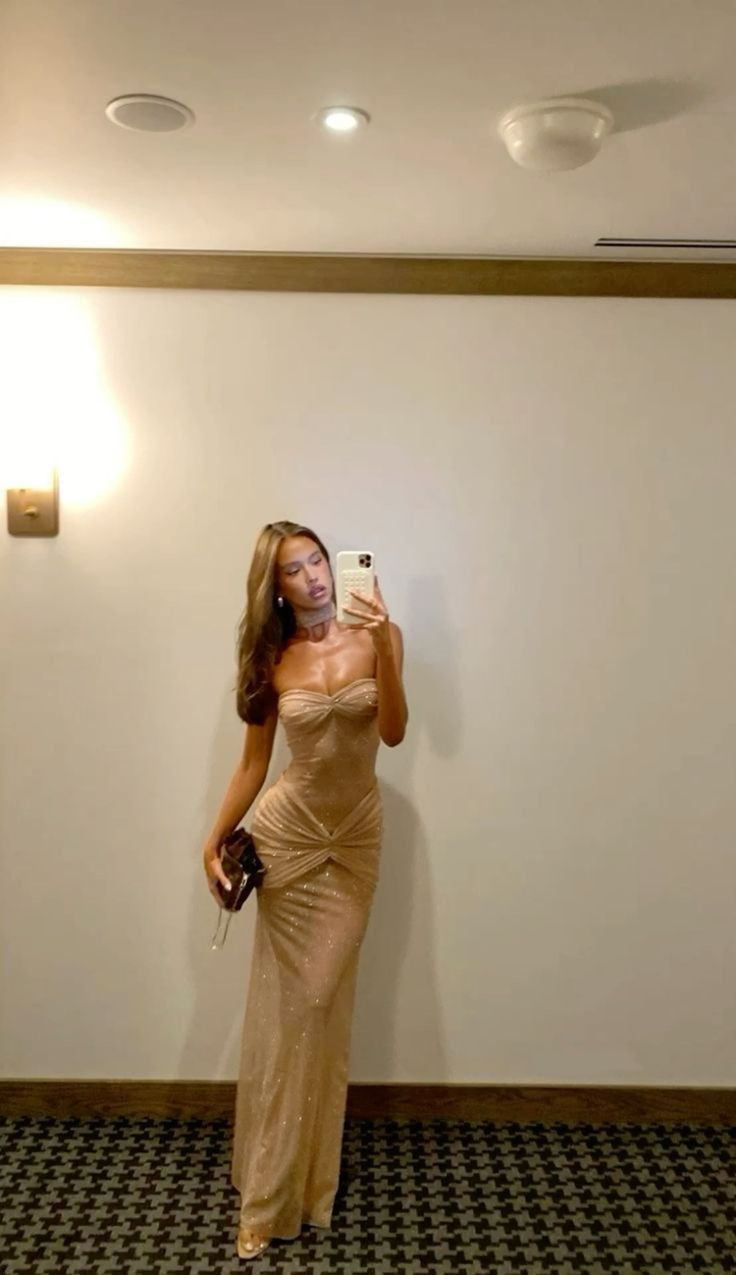 Robe de soirée longue sans bretelles, fourreau scintillante, J4698