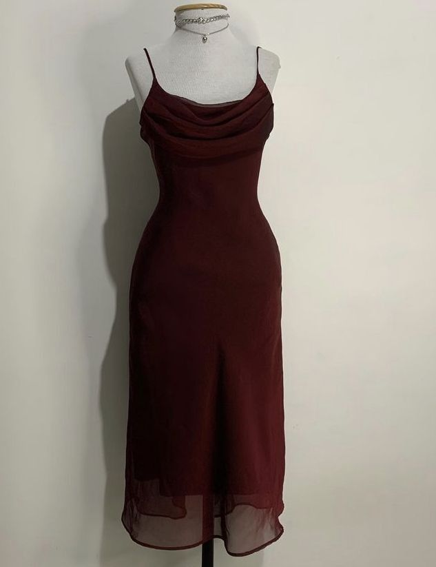 Robe de bal fourreau bordeaux à bretelles spaghetti, robe de soirée formelle J4755