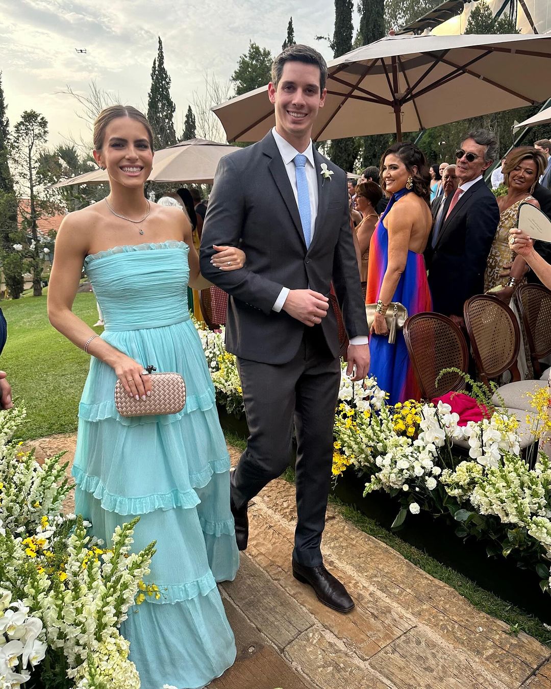 Trägerloses A-Linien-Blau-Langballkleid mit Rüschen, Partykleid, Hochzeitsgastkleid J4855