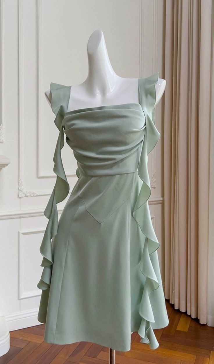 Robe de soirée courte à volants vert sauge J4897