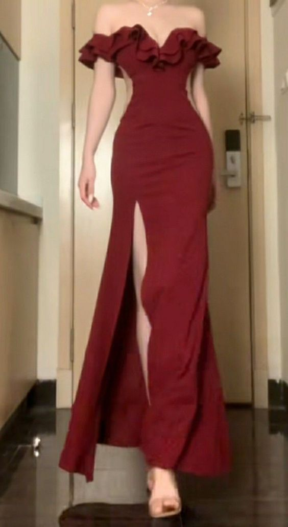 Robe de soirée longue rouge style sirène à épaules dénudées et fente J4961