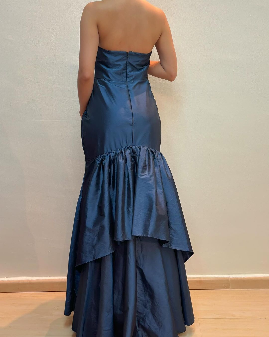 Robe de bal longue bleu marine style sirène sans bretelles, tenue de soirée formelle J5161