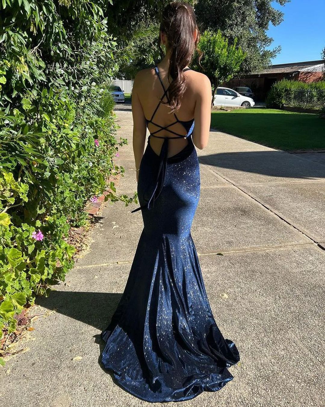 Robe de bal longue bleu marine à col en V et velours J5163