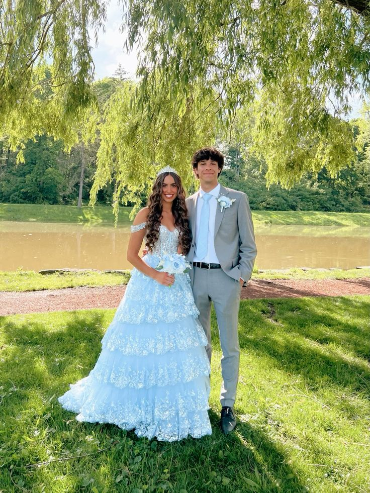 Schulterfreies, blaues A-Linien-Spitzen-Ballkleid, langes Partykleid, J5203