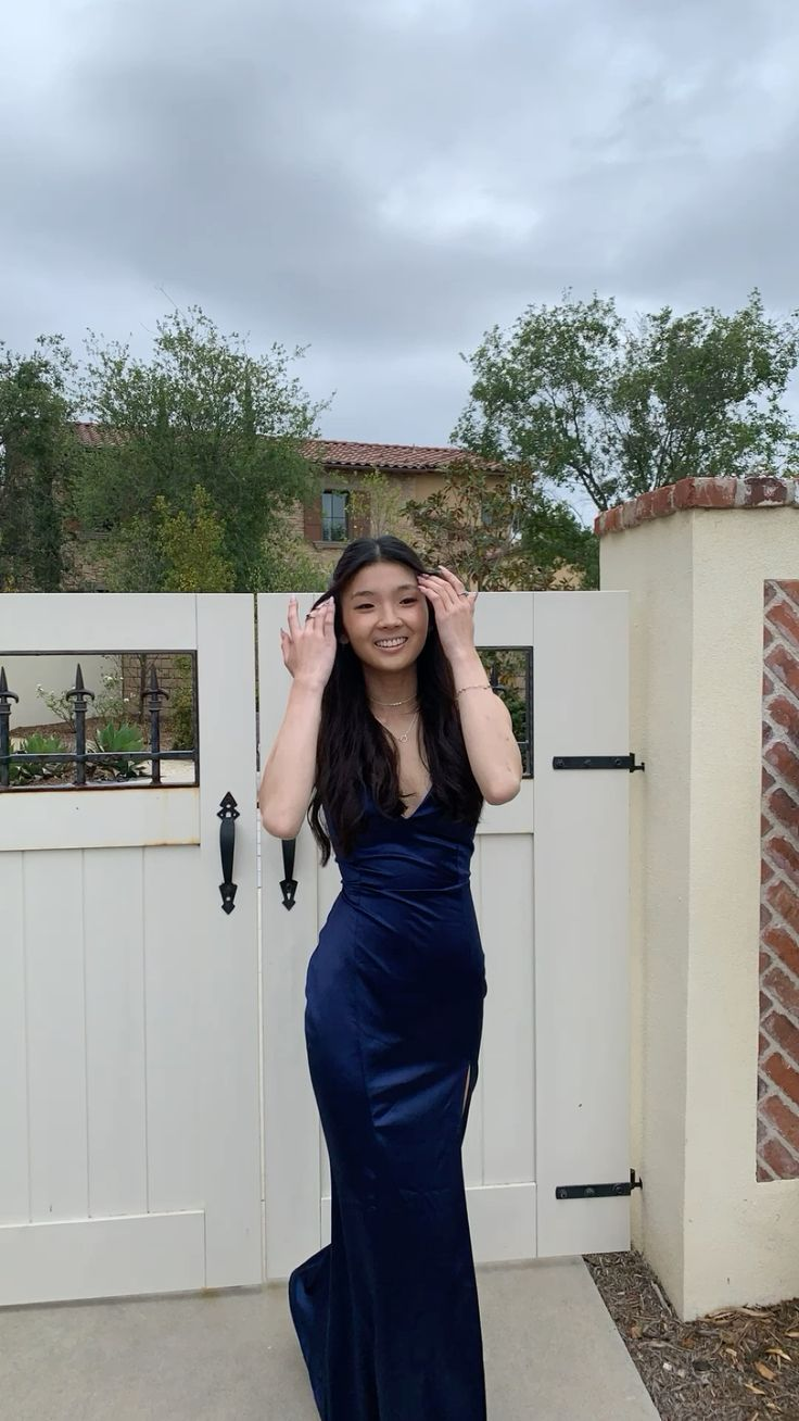 Robe de bal longue en satin bleu marine à col en V et robe de soirée sirène J5224