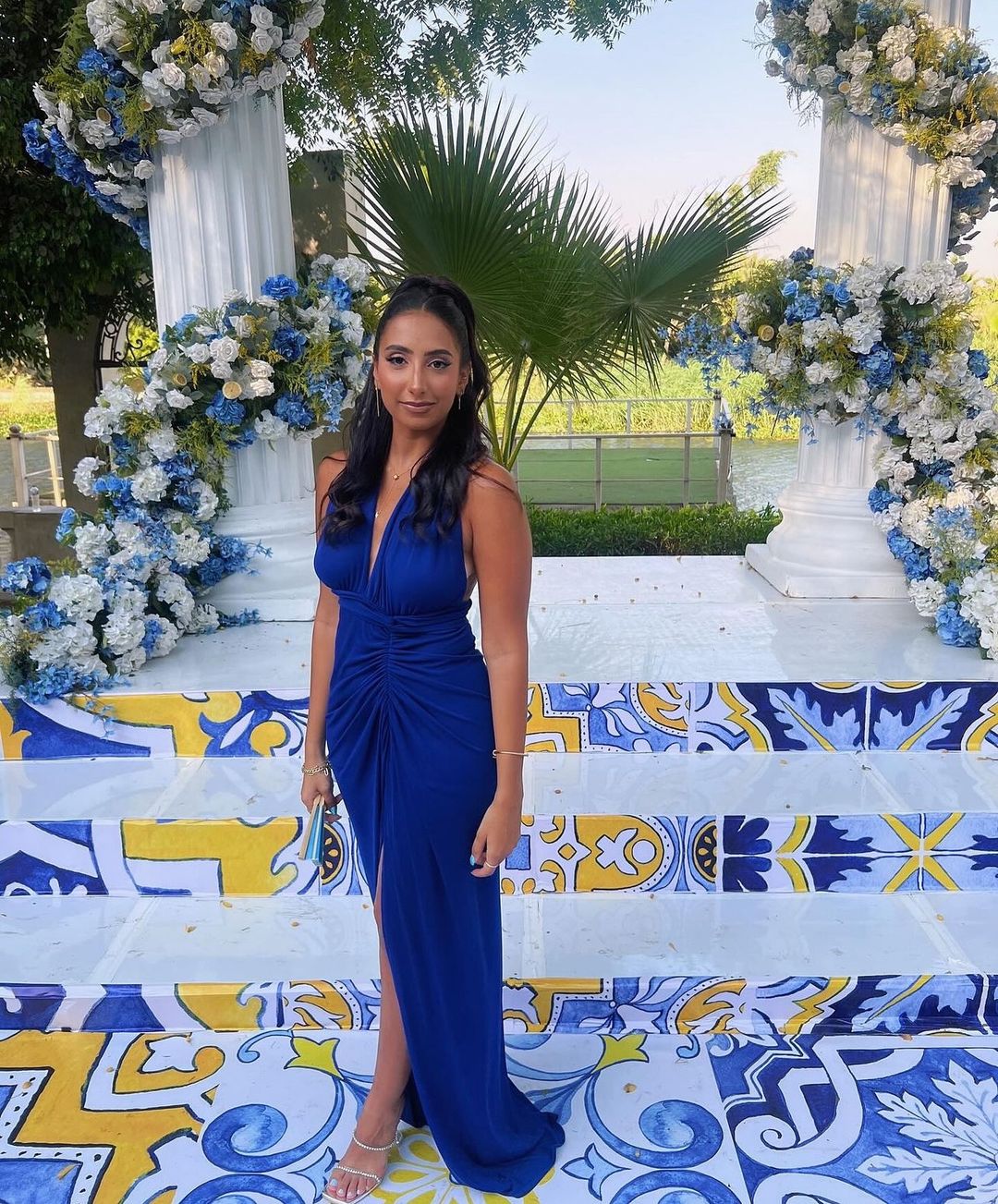 Langes Ballkleid mit tiefem V-Ausschnitt und Schlitz, Königsblau, Kleid für Hochzeitsgäste J5274