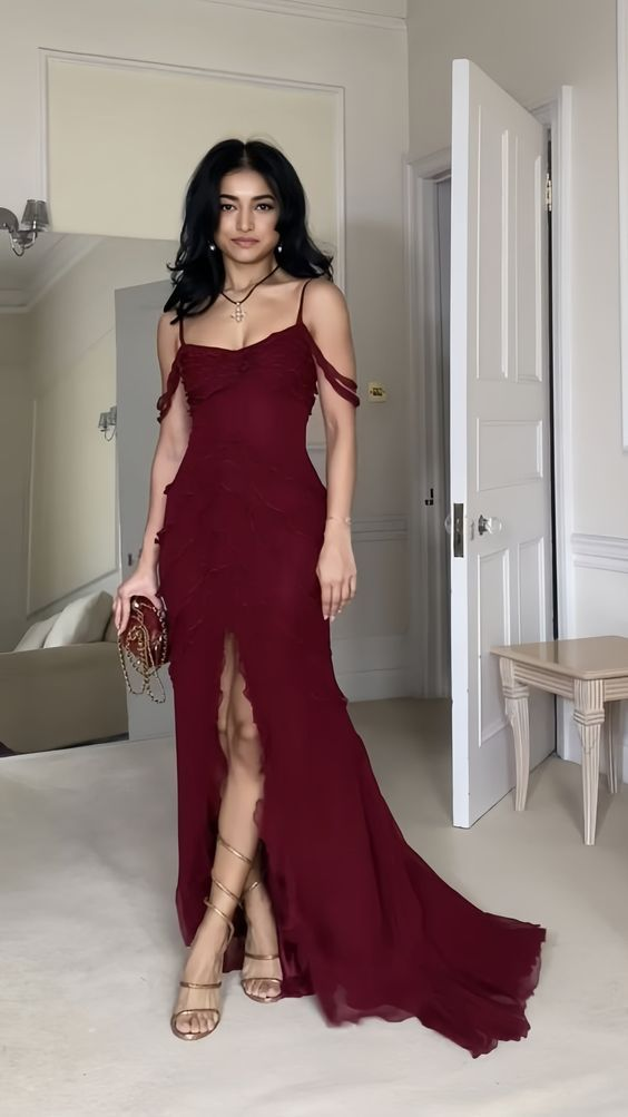 Robe de soirée longue fendue en mousseline bordeaux J5307