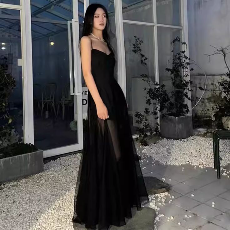 Robe de soirée longue noire coupe trapèze J5319