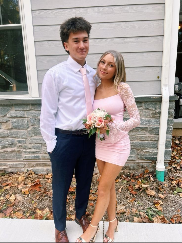 Rosa Etuikleid mit Spitzenärmeln, kurzes Ballkleid, Heimkehrkleid J5326