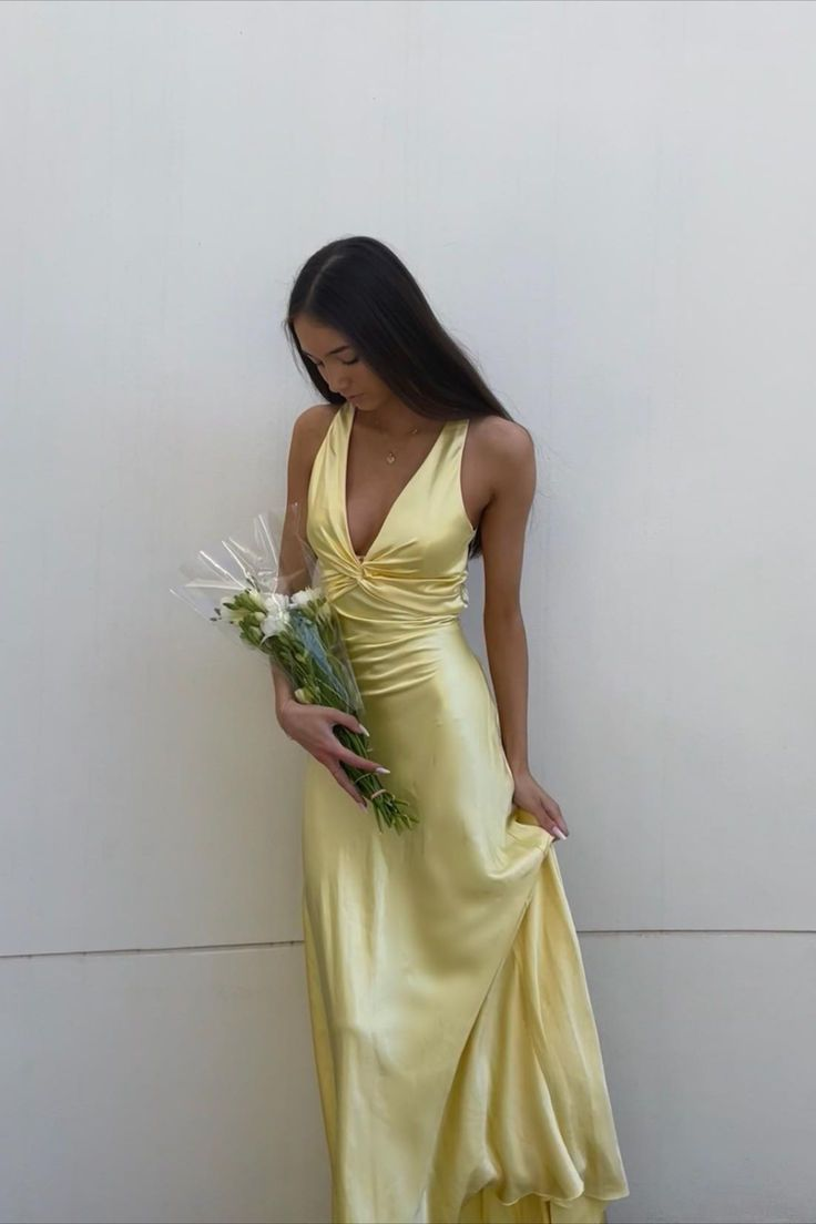 Robe de bal longue en satin à col en V et robe de soirée formelle J5342