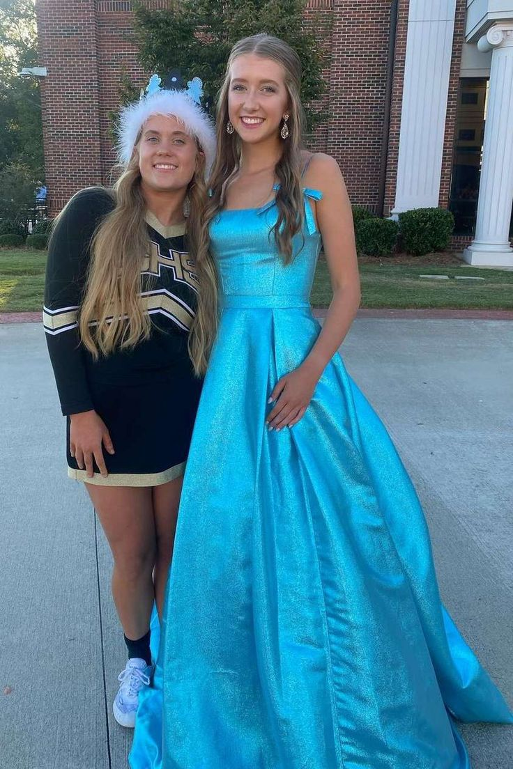 Robe de bal longue en satin à bretelles spaghetti et coupe trapèze J5365