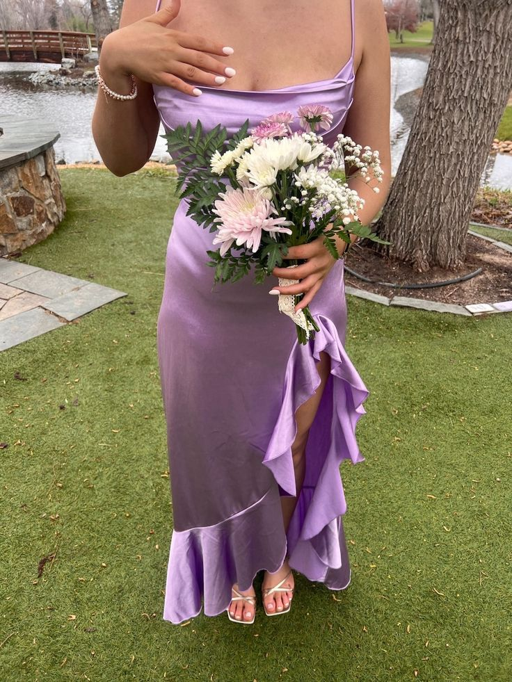 Spaghettiträger Rüschen Ballkleid Lila Abendkleid J5407
