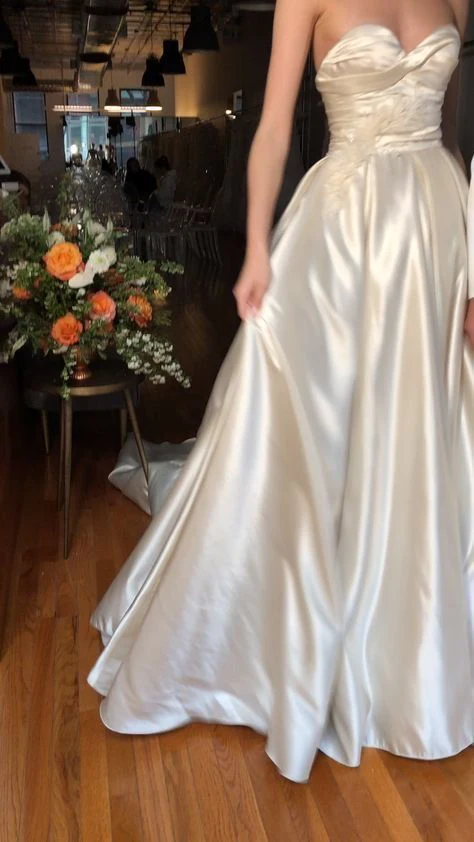 Robe de mariée longue en satin blanc, coupe trapèze, sans bretelles, style vintage, J5428