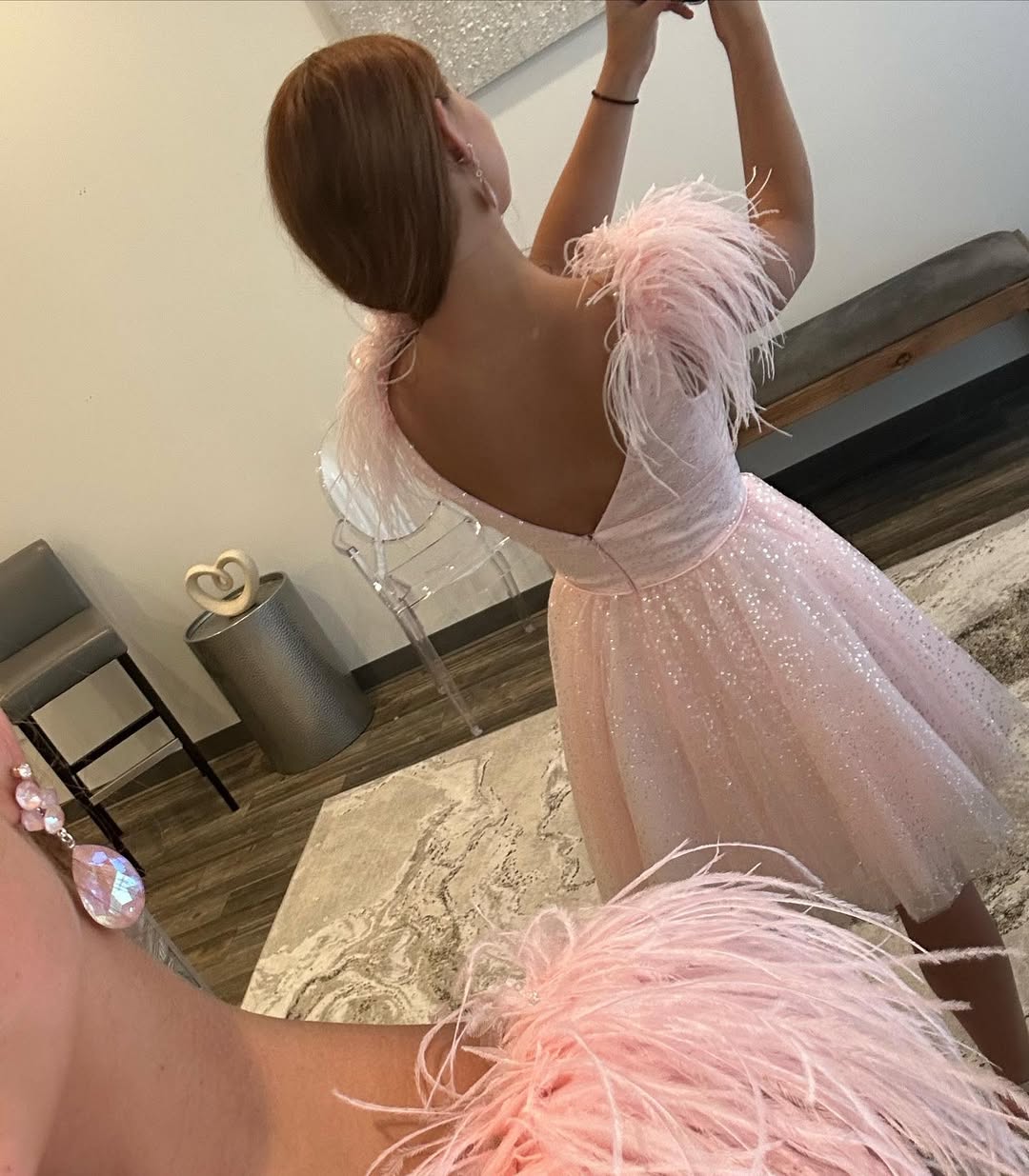 V-Ausschnitt Rosa Kurzes Ballkleid A-Linie Homecoming-Kleid J5552
