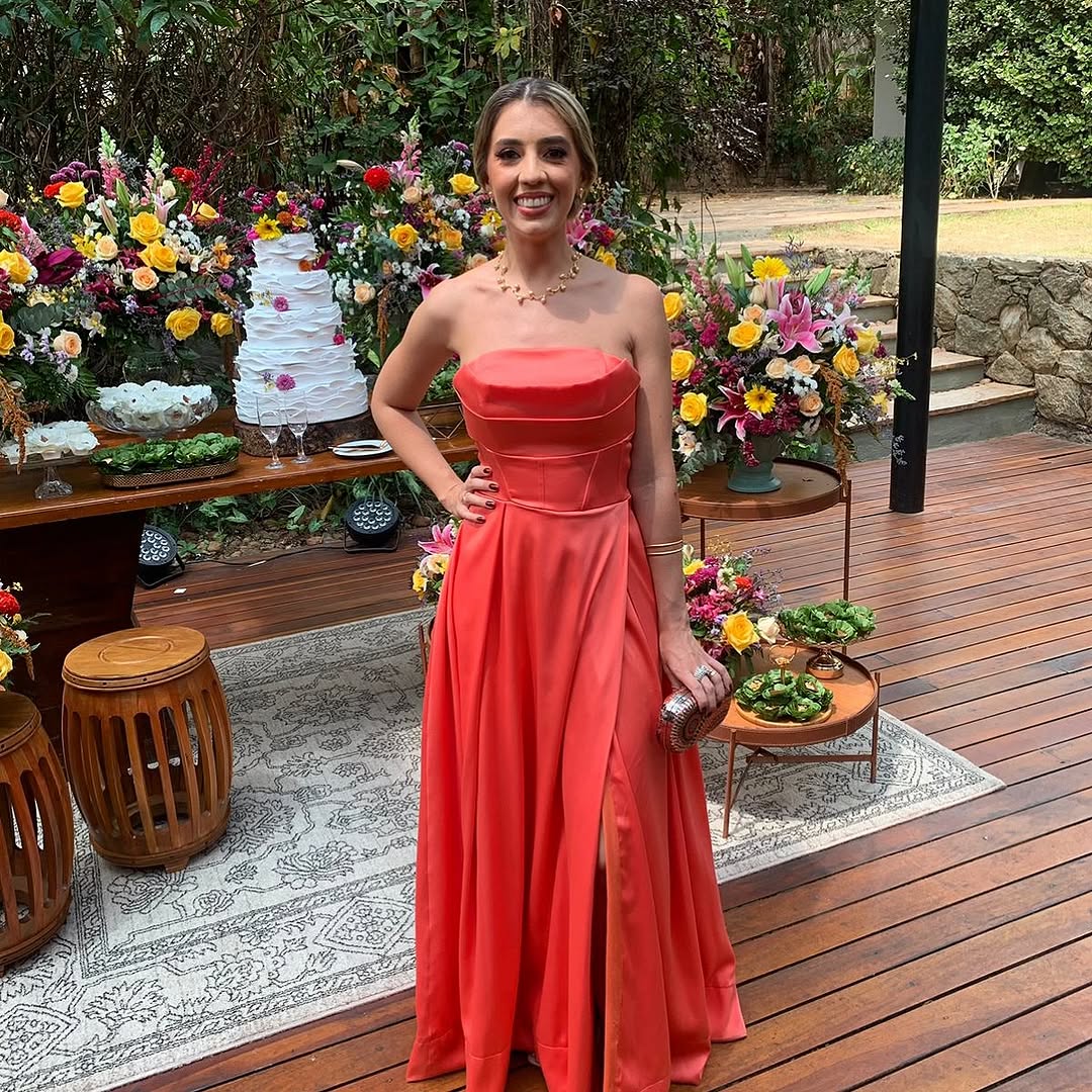 Trägerloses rotes A-Linien-Ballkleid mit Schlitz, langes Partykleid, J5578